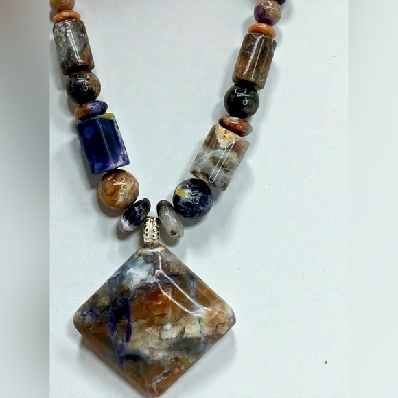 Vintage Retired Jay King Pink Cedar Stone Necklace – South African Mine Find - Picture 8 of 17